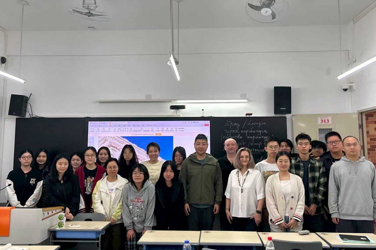 Профессор ВШМО выступила с циклом лекций в Гуандунском университете иностранных языков и международной торговли (Китай)