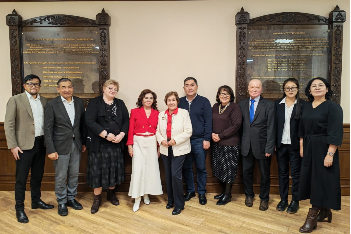 Научный руководитель ВШМО в г. Астана